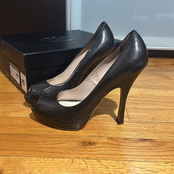 Prada heels - Picture 2 of 3